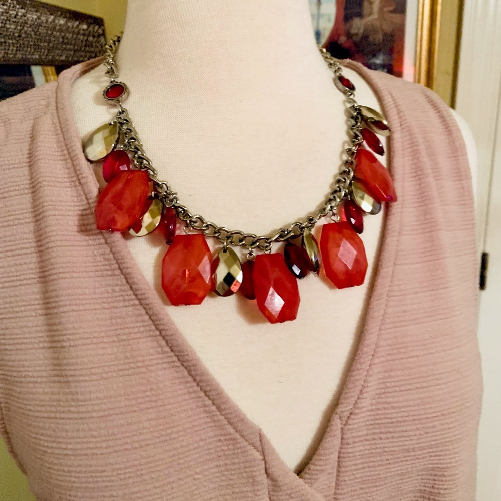 Red and gold tone necklace. Great condition.